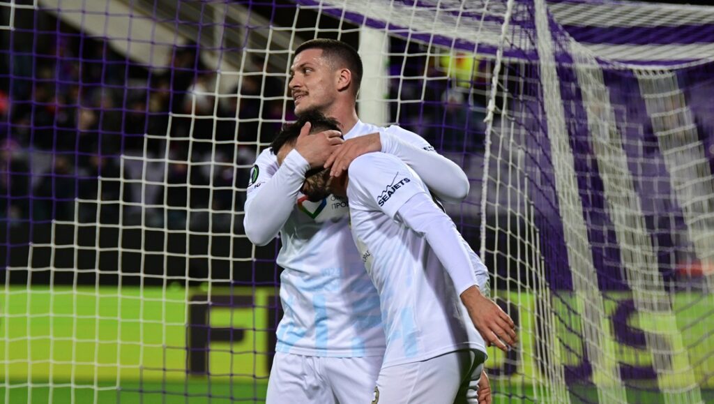 Ο Γκατσίνοβιτς άνοιξε το σκορ στη Φλωρεντία – Η χαμένη ευκαιρία του Γιόβιτς για το 2-0 (vid)