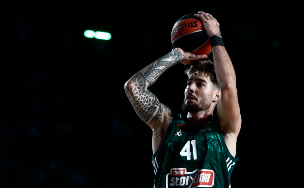 Χουάντσο Ερνανγκόμεθ: Κέρασε μπέργκερ τους συμπαίκτες του μετά τη νίκη στη Μαδρίτη