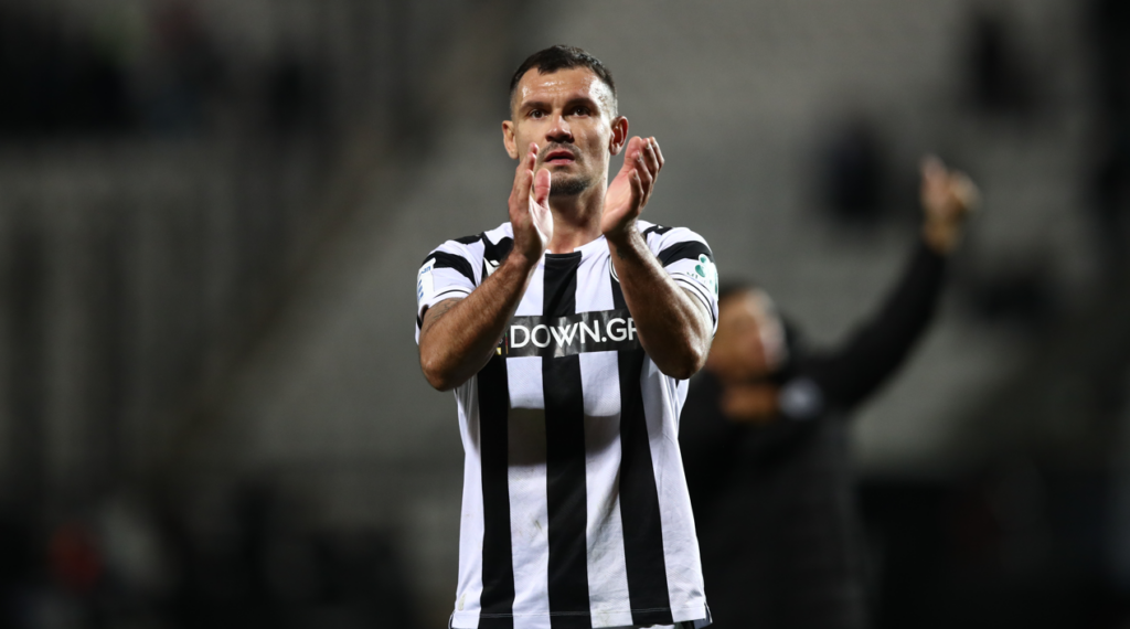 Λόβρεν: «Παλεύαμε εναντίον 11 και… ενός ακόμα»