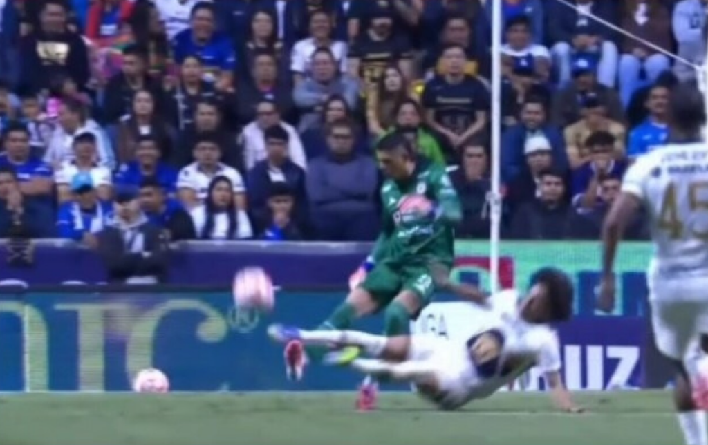 Μεξικό: Σοκαριστικός τραυματισμός τερματοφύλακα μετά από δολοφονικό τάκλιν