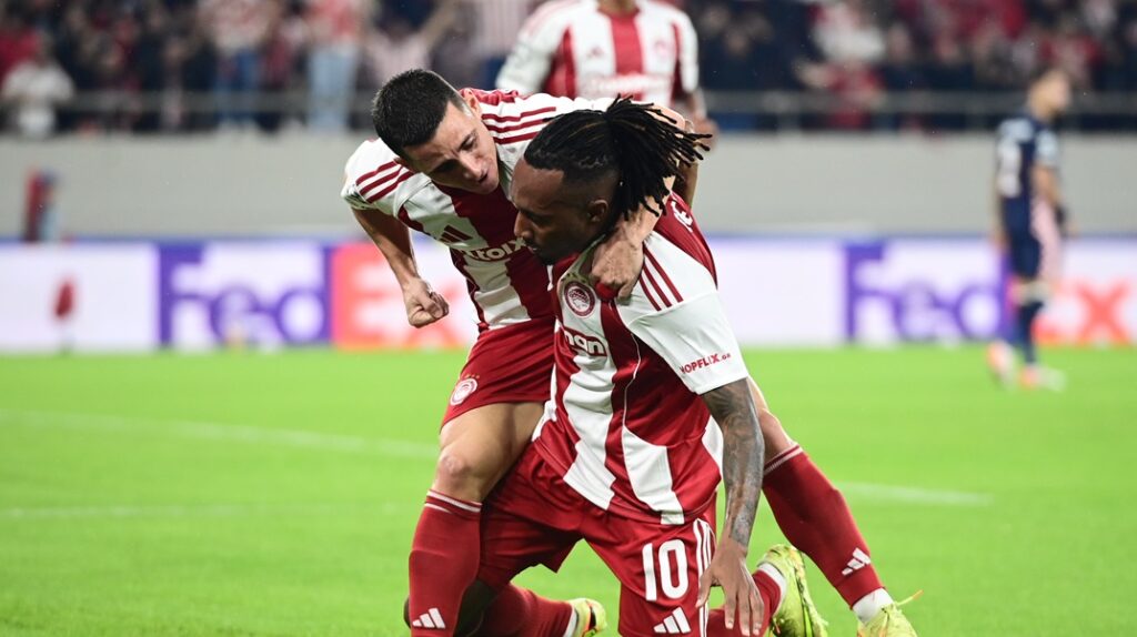 Φωτοβόλιδα Μάρτινς και 1-0 ο Ολυμπιακός την PSV (vid)