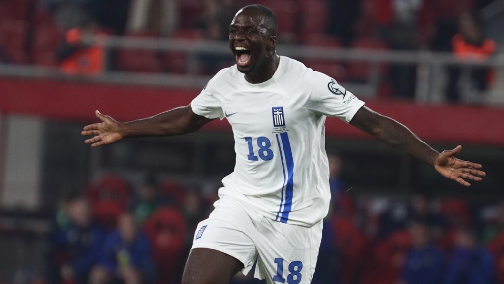 «Ένα παιδί από την Κυψέλη» – Η Κηφισιά αποθέωσε τον Τεττέη για το ντεμπούτο του στην Εθνική