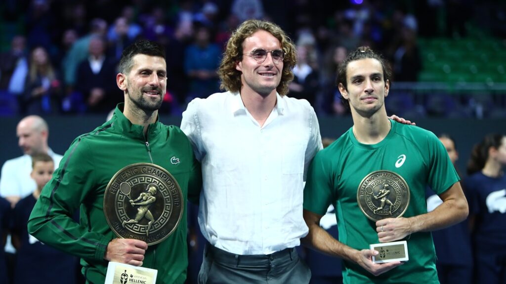 Πόζαρε με τους φιναλίστ του Hellenic Championship ο Τσιτσιπάς – Η ανάρτηση του Έλληνα τενίστα