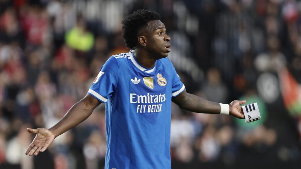 Βινίσιους: Το ιδιαίτερο δώρο που έκανε στον Τσάμπι Αλόνσο για τα γενέθλιά του