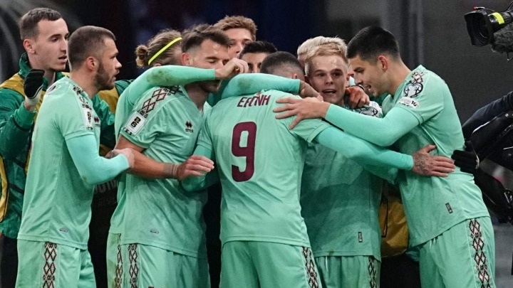 Η Λευκορωσία «τιμώρησε» την… υπεροψία της Δανίας, «αγγίζει» τα τελικά η Ελβετία