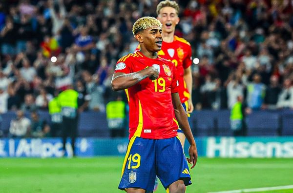 Γιαμάλ: Έφυγε από την αποστολή της εθνικής Ισπανίας – Η «γκάφα» της Μπαρτσελόνα