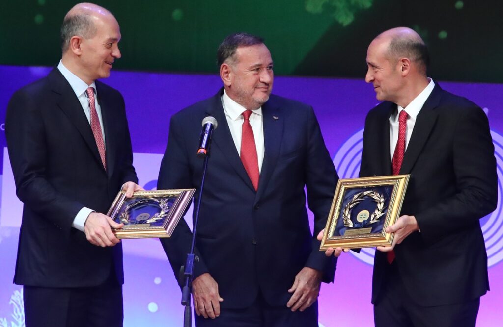 Τιμητική διάκριση του ΠΣΑΤ στους αδερφούς Αγγελόπουλους: «Στόχος μας το μεγαλείο του Ολυμπιακού»