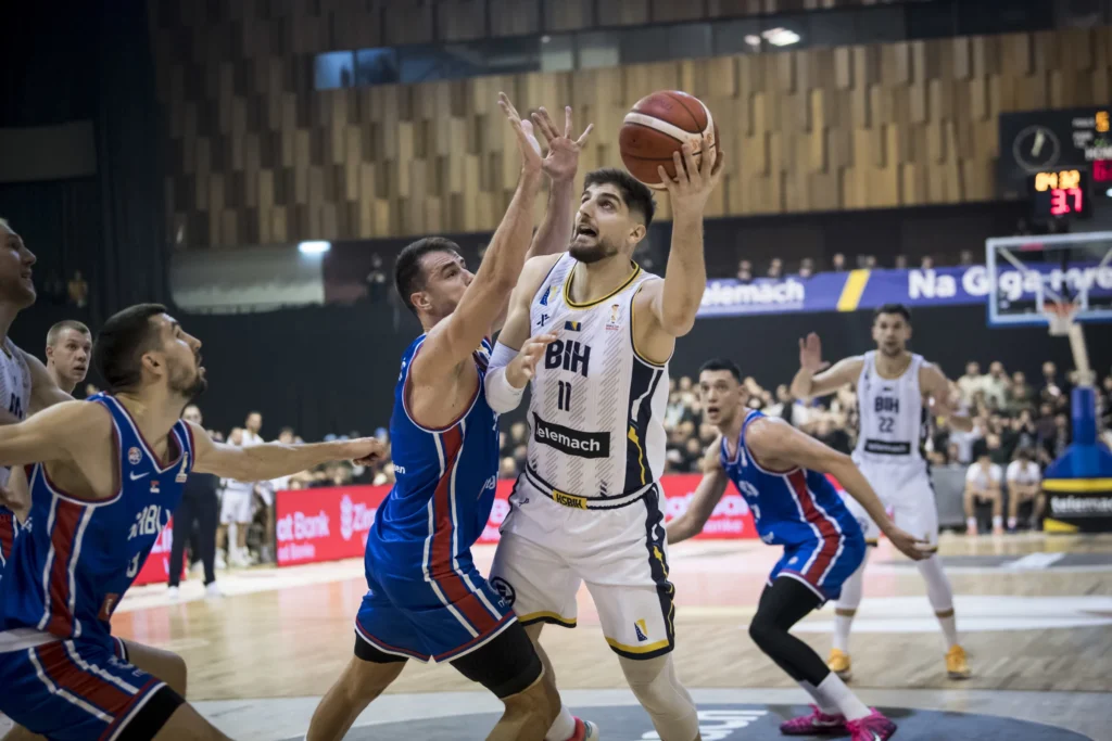 Σερβία: Έξαλλη η Ομοσπονδία με την συμπεριφορά των οπαδών της Βοσνίας – «Περιμένουμε την αντίδραση της FIBA»