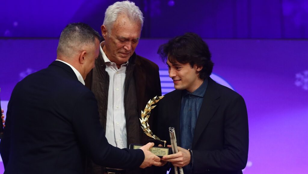 Αθλητής της χρονιάς με αναπηρία για το 2025 ο Νάσος Γκαβέλας – Λύγισε ο πατέρας του