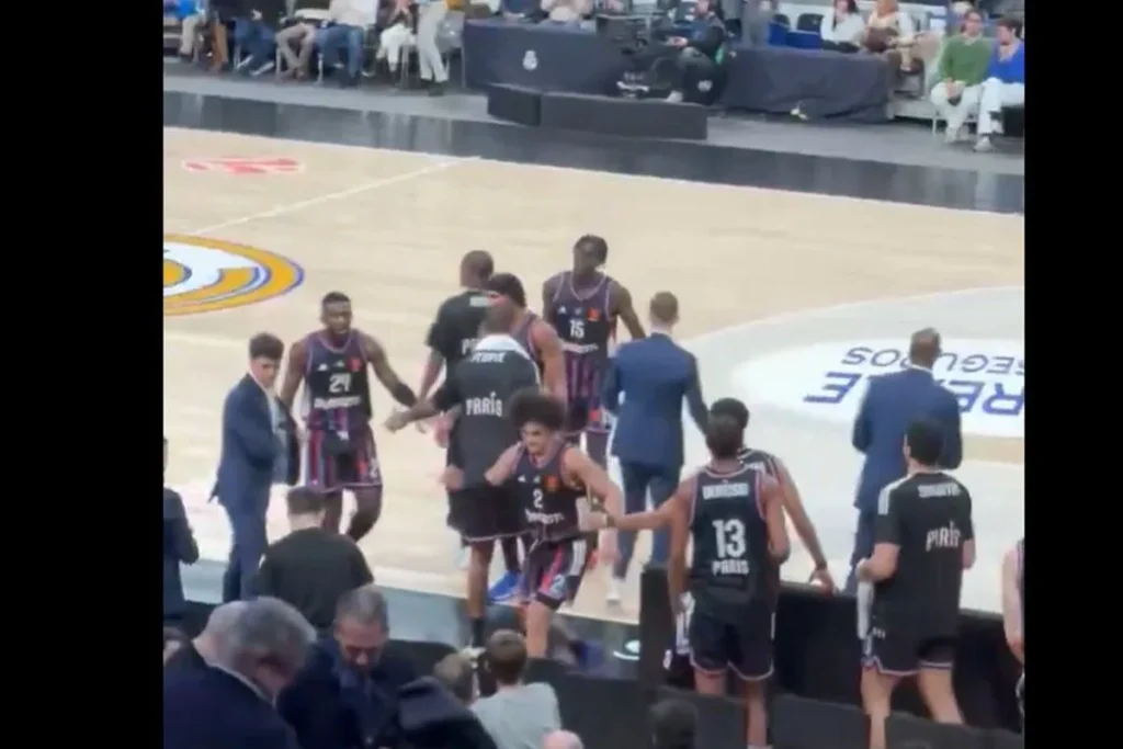 Χίφι εκτός εαυτού: Εκανε “σμπαράλια” τον πάγκο της Παρί (+vid)