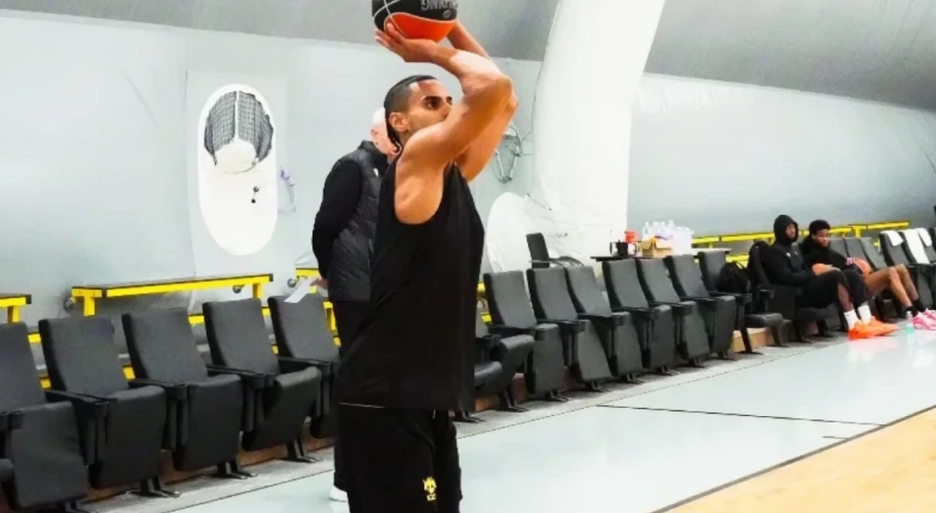 Κακοδαιμονία χωρίς προηγούμενο στην ΑΕΚ: Υπέστη εξάρθρωση ώμου στην πρώτη του προπόνηση ο Κλαβέλ