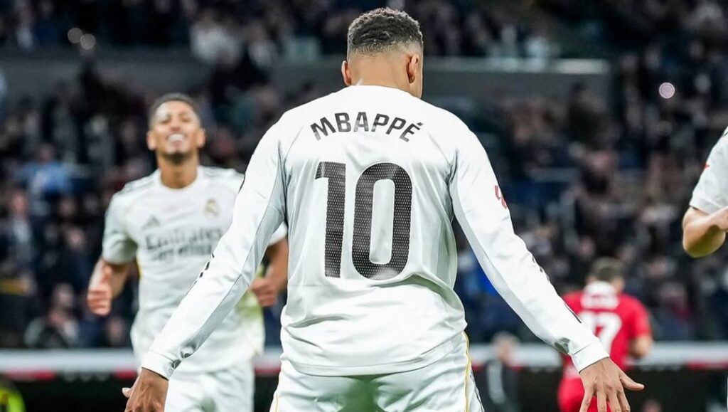 Ο Εμπαπέ «έπιασε» τον Ρονάλντο σε ιστορικό ρεκόρ και τον αποθέωσε με τον πανηγυρισμό του