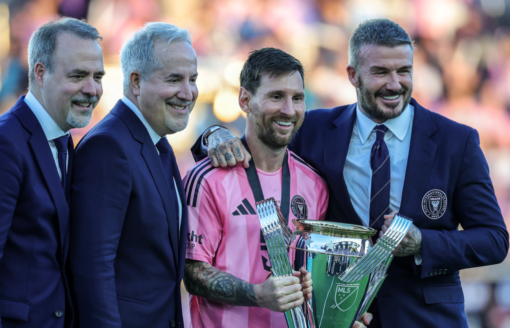 Λιονέλ Μέσι: Η στιγμή που σηκώνει το 48ο τρόπαιο της καριέρας του