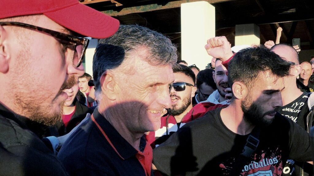 Ολυμπιακός: Θερμή υποδοχή στη Σύρο ενόψει του αγώνα κυπέλλου