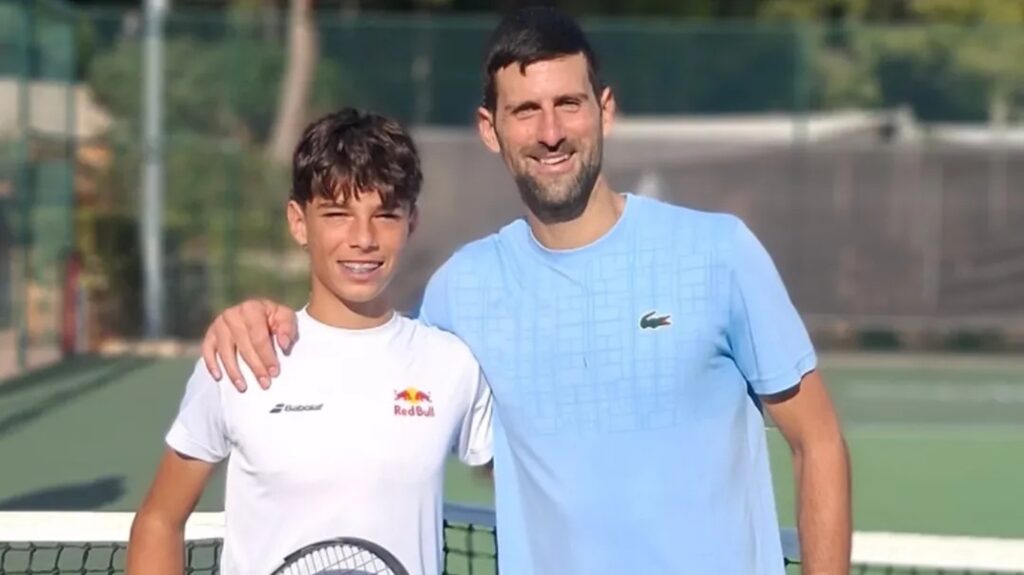 Ο Τζόκοβιτς αποθέωσε τον Ραφαήλ Παγώνη – «Θυμήσου την προπόνηση μας όταν πάρεις το πρώτο σου Grand Slam»