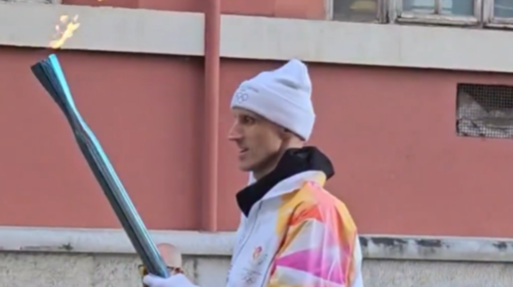 «Πάντα ήμουν μαχητής» – Ο Ακίλε Πολοναρά λαμπαδηδρόμος για τους Χειμερινούς Ολυμπιακούς Αγώνες