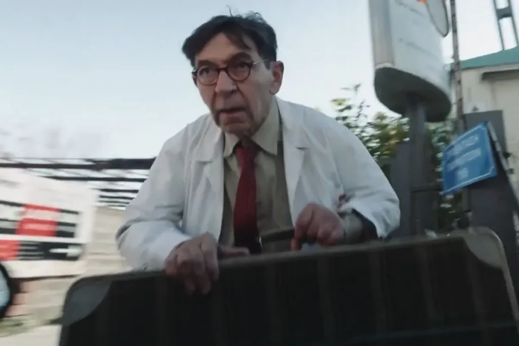 Το επικό video του ΠΑΟΚ ενόψει Χριστουγέννων: Ο επιστήμονας Σκιαδαρέσης και η βαλίτσα του Ζαφείρη