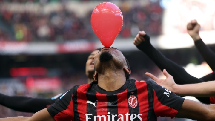 Η Μίλαν 3-0 την Βερόνα και προσωρινά στην κορυφή!