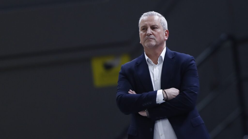 Ζούρος: «Η ομάδα χρειάζεται κάτι διαφορετικό, κοιμάμαι πάνω από έναν μήνα τέσσερις ώρες»