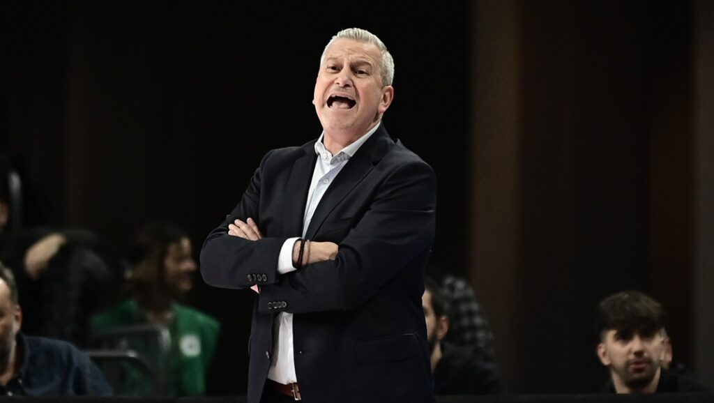 Ζούρος μετά την ήττα από Παναθηναϊκό: «Η απόλυτη ξεφτίλα»