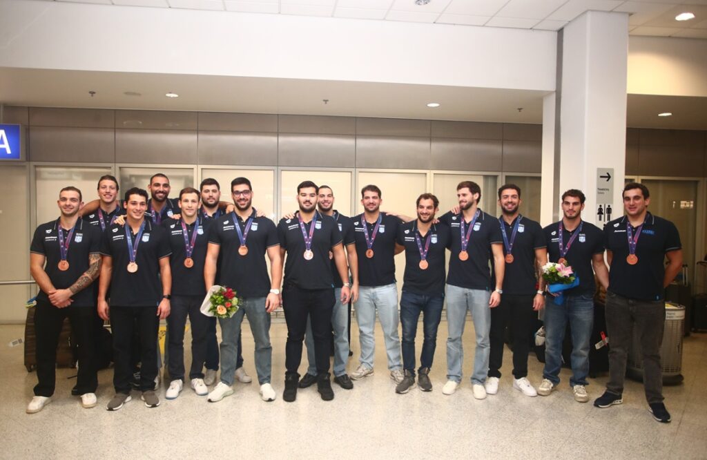 Πάτησε Ελλάδα η Εθνική Πόλο Aνδρών με το χάλκινο μετάλλιο στο στήθος (+pics)