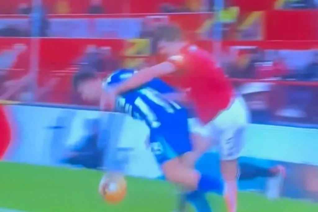 Μαγκουάιρ: Δεν άντεξε με τον κατήφορο της Μάντσεστερ Γιουνάιτεντ και τα έβαλε με τον Κωστούλα (+vid)