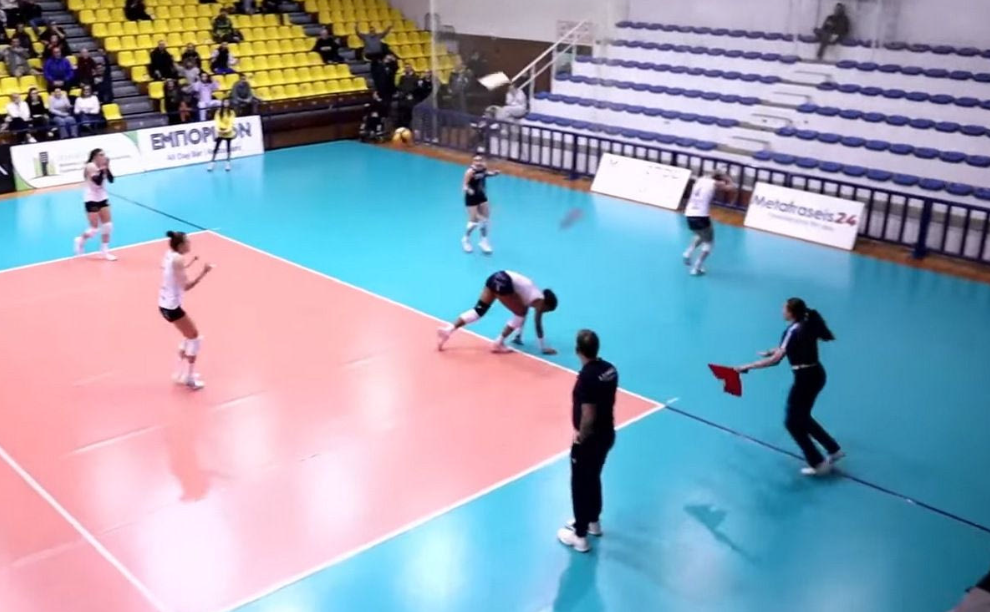 Άρης – ΑΟ Θήρας: Κομμάτια από το ταβάνι έπεσαν δίπλα σε παίκτρια, την ώρα του αγώνα