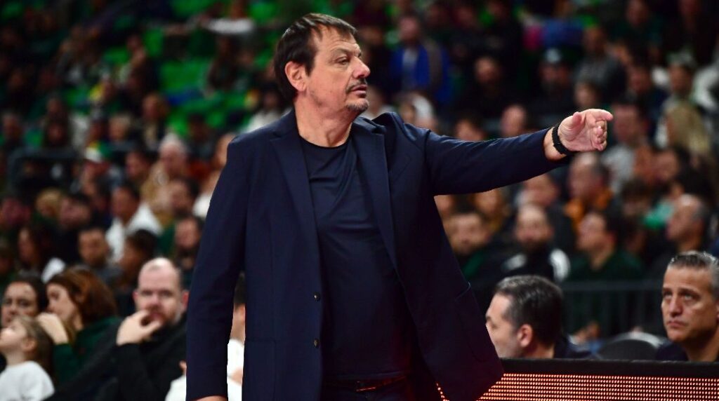 Αταμάν σε δημοσιογράφους: «Συνεχίστε να γράφετε»