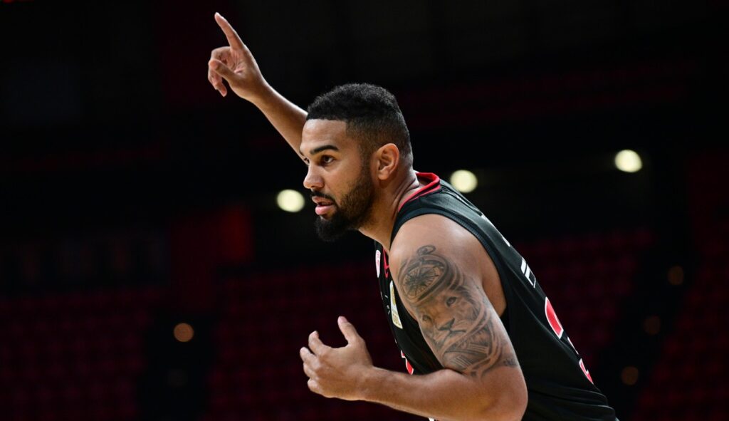 Ολυμπιακός – Περιστέρι 94-71: Παραμένουν αήττητοι οι Πειραιώτες, με κορυφαίο τον Πίτερς