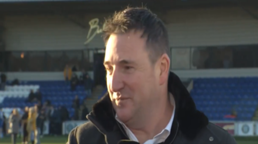 Πρόεδρος Μάκλσφιλντ: «Από τις μπύρες δε θυμόμουν ότι είχα αγοράσει την ομάδα»