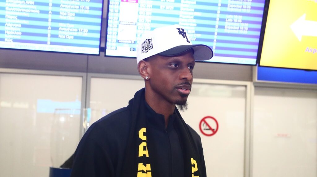 Στην Αθήνα για την ΑΕΚ έφτασε ο Τζέιμς Νάναλι