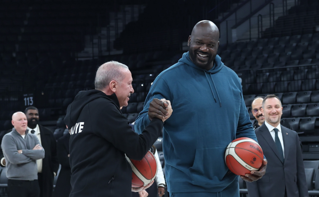 Ενές Καντέρ σε Σακίλ Ο’Νιλ για τις φωτογραφίες με Ερντογάν: «Όταν στέκεσαι δίπλα σε έναν τύραννο, τον βοηθάς να ξεπλύνει τα εγκλήματά του»