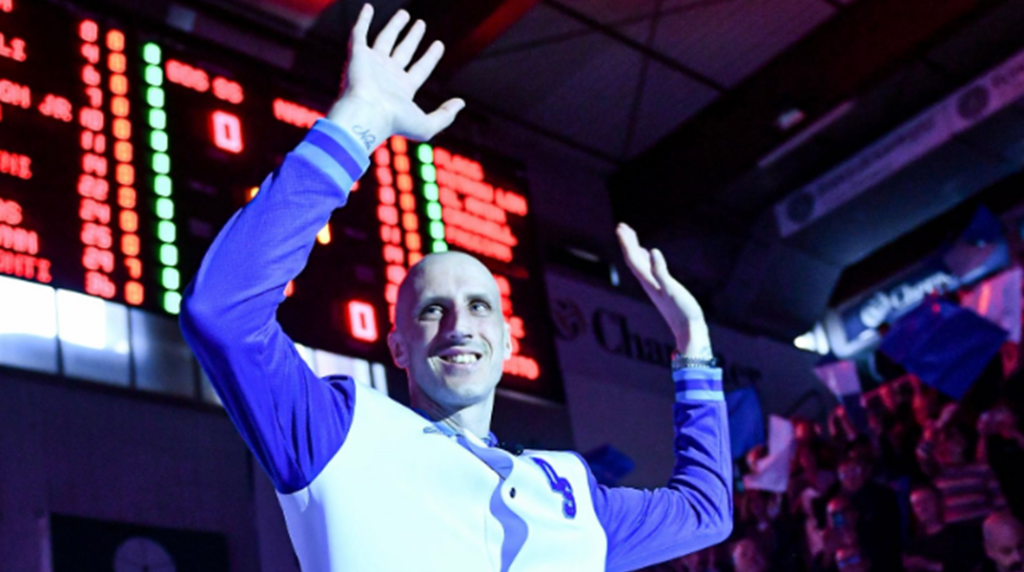 «Ελπίζω ότι τα χειρότερα έχουν περάσει» – Ο Πολονάρα επέστρεψε στο γήπεδο και αποθεώθηκε