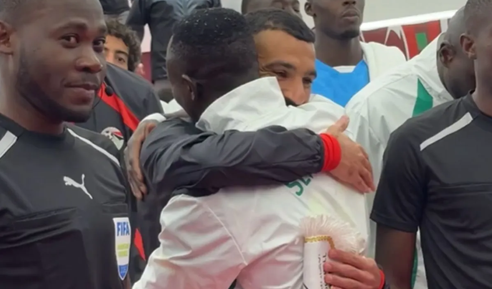 Αίγυπτος – Σενεγάλη: Η ζεστή αγκαλιά Σαλάχ – Μανέ πριν από τον ημιτελικό στο Copa Africa
