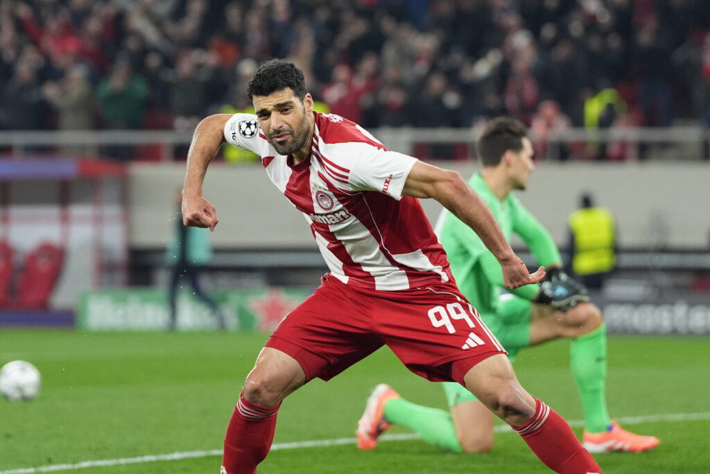 ΧΤΥΠΑΕΙ ΣΤΗΝ ΑΡΧΗ ΚΑΙ ΣΤΟ ΤΕΛΟΣ Ο ΟΛΥΜΠΙΑΚΟΣ – Το 2-0 με τον Ταρέμι (vid)