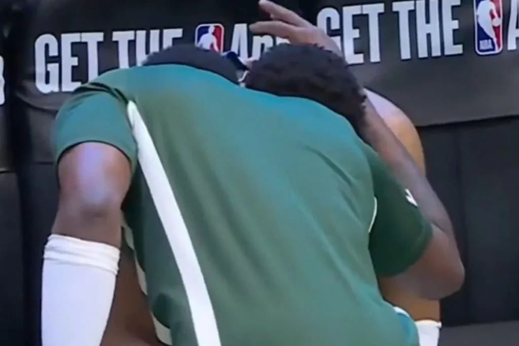 Η οικογένεια είναι πάντα εκεί: Ο Θανάσης προσπάθησε να παρηγορήσει τον Γιάννη μετά τον τραυματισμό του (+vid)