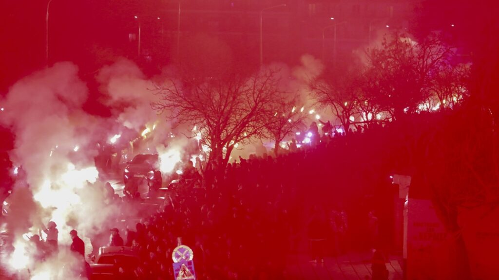Ανατριχιαστικές εικόνες – Στην Τούμπα οι σοροί των επτά οπαδών του ΠΑΟΚ