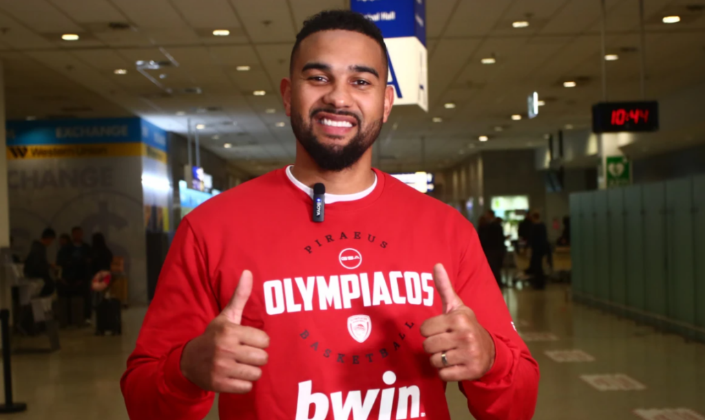 Τζόζεφ: «Ενθουσιασμένος που ανήκω στον Ολυμπιακό, έχω τεράστιο κίνητρο» (vid)