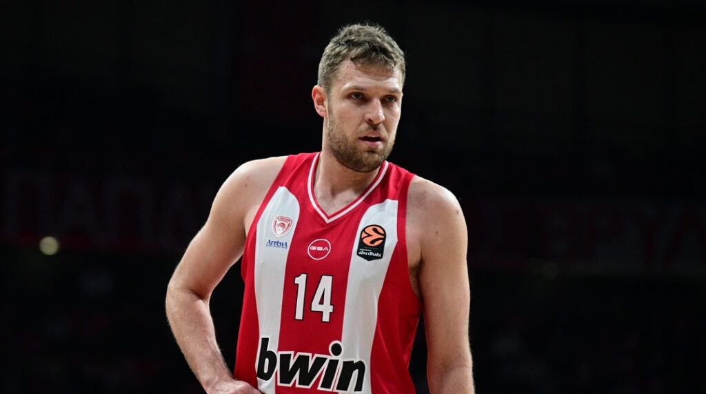 Βεζένκοφ: «Παίξαμε απαίσια στο δεύτερο ημίχρονο»