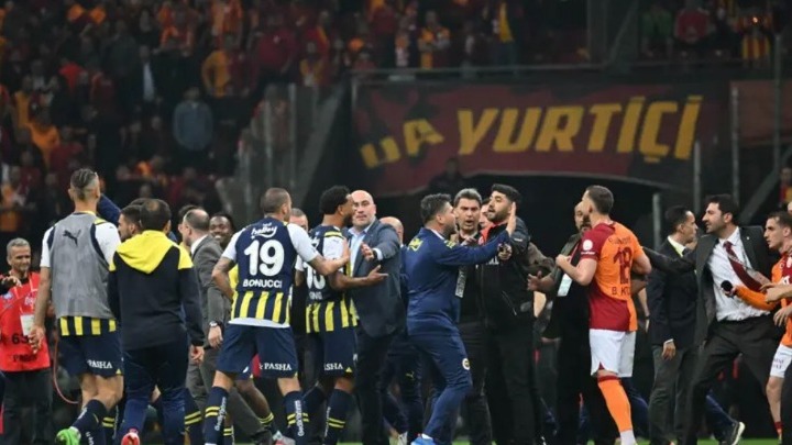 Σοκ στην Τουρκία – Ποινή φυλάκισης με αναστολή σε δύο παίκτες της Φενέρμπαχτσε