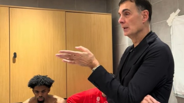 Μπαρτζώκας προς τους παίκτες: «Αδικαιολόγητη η απογοήτευσή μας στο β΄ μέρος με την Εφές»