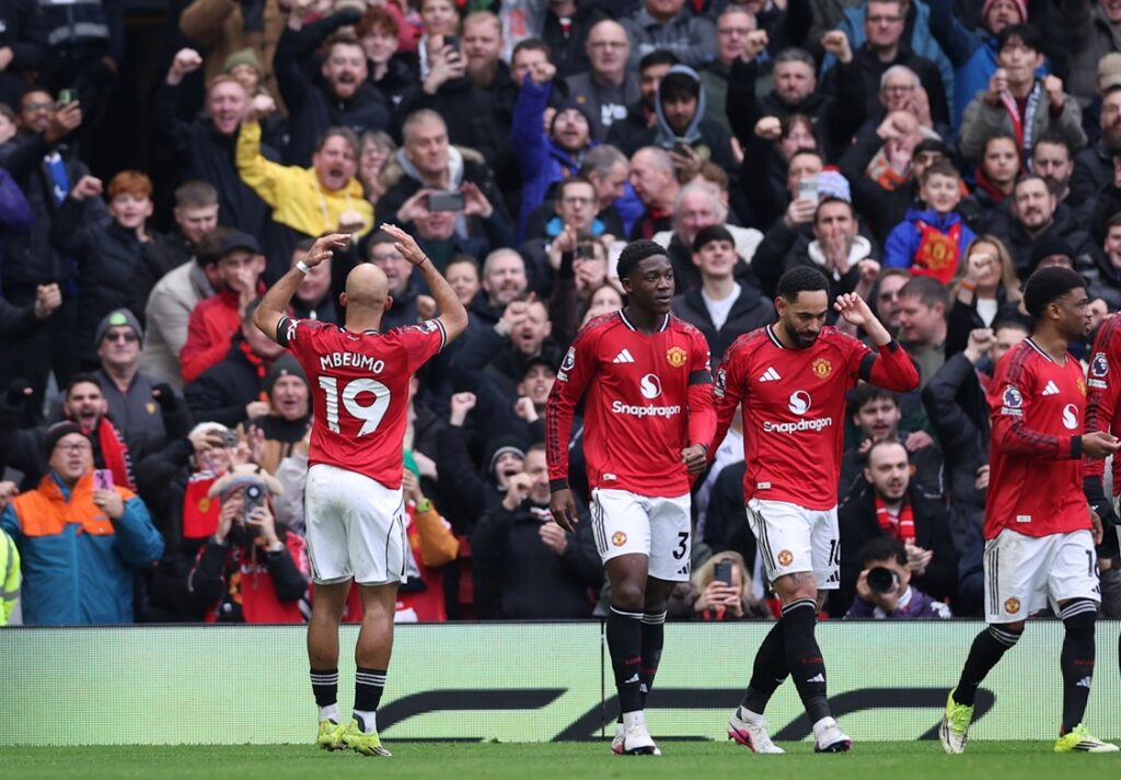 Μάντσεστερ Γιουνάιτεντ-Τότεναμ 2-0: Ακόμη μια νίκη η «νέα» ομάδα του Κάρικ