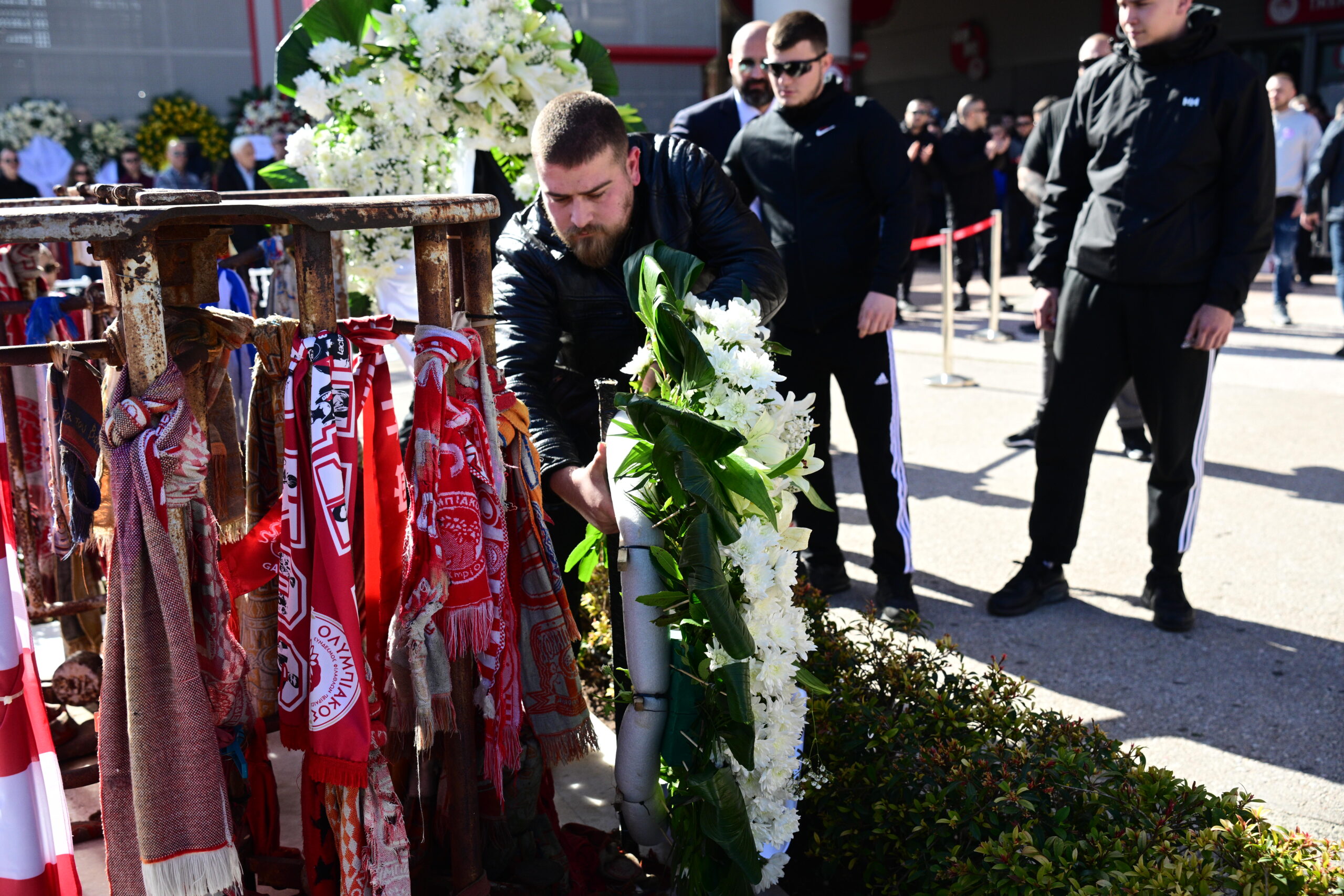 Σε κλίμα έντονης συγκίνησης το ετήσιο μνημόσυνο για τα θύματα της Θύρας 7 το Σάββατο (7/2)