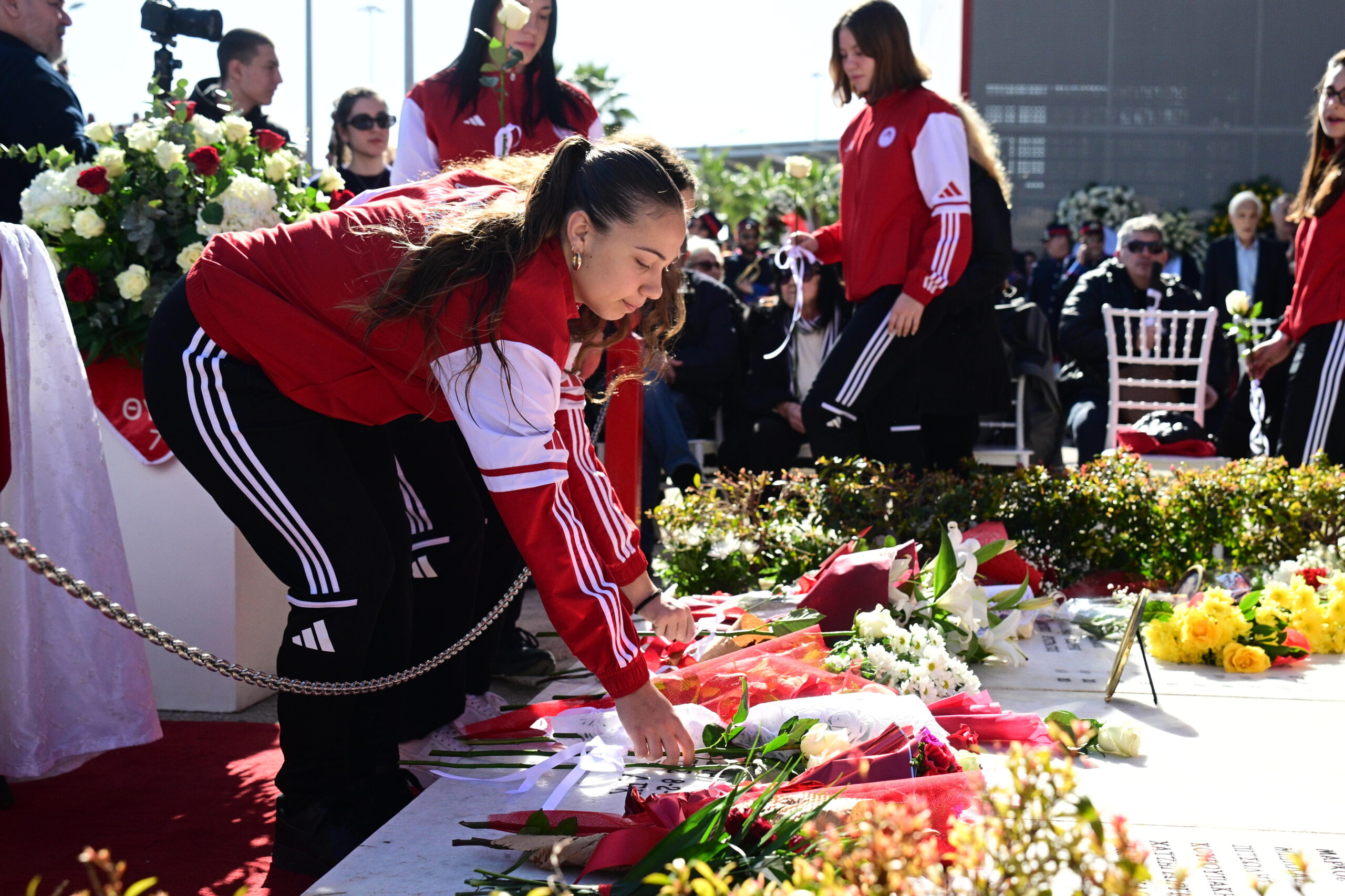 Σε κλίμα έντονης συγκίνησης το ετήσιο μνημόσυνο για τα θύματα της Θύρας 7 το Σάββατο (7/2)