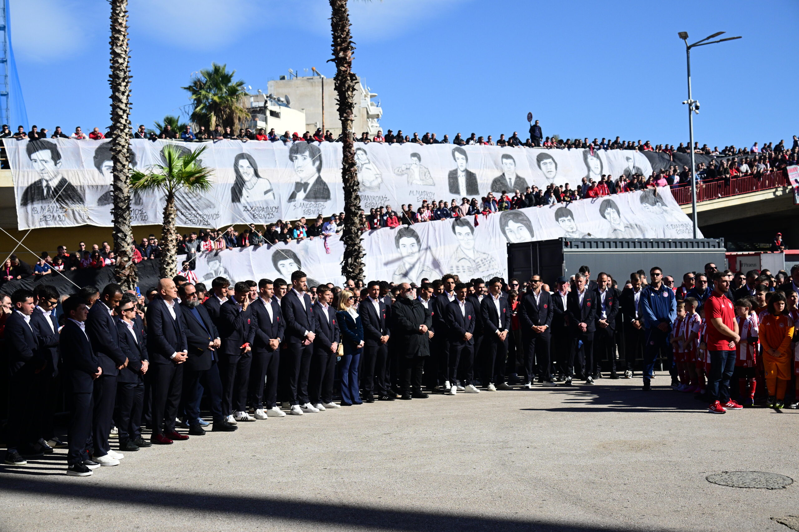 Σε κλίμα έντονης συγκίνησης το ετήσιο μνημόσυνο για τα θύματα της Θύρας 7 το Σάββατο (7/2)