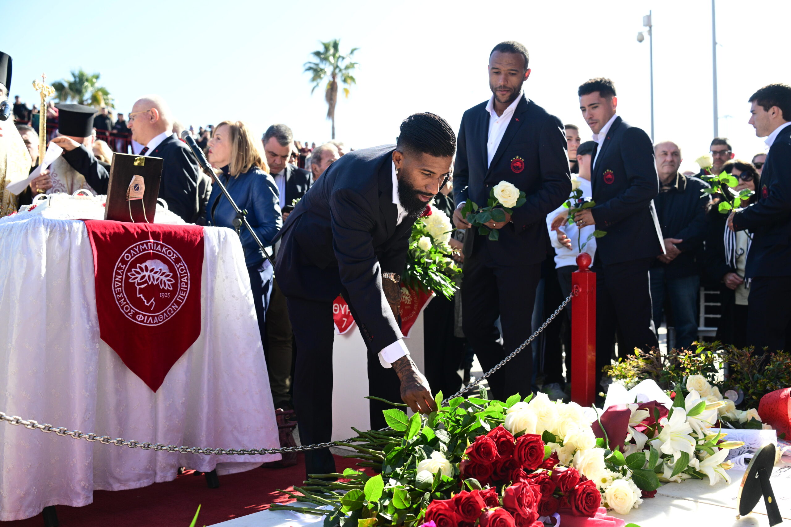 Σε κλίμα έντονης συγκίνησης το ετήσιο μνημόσυνο για τα θύματα της Θύρας 7 το Σάββατο (7/2)