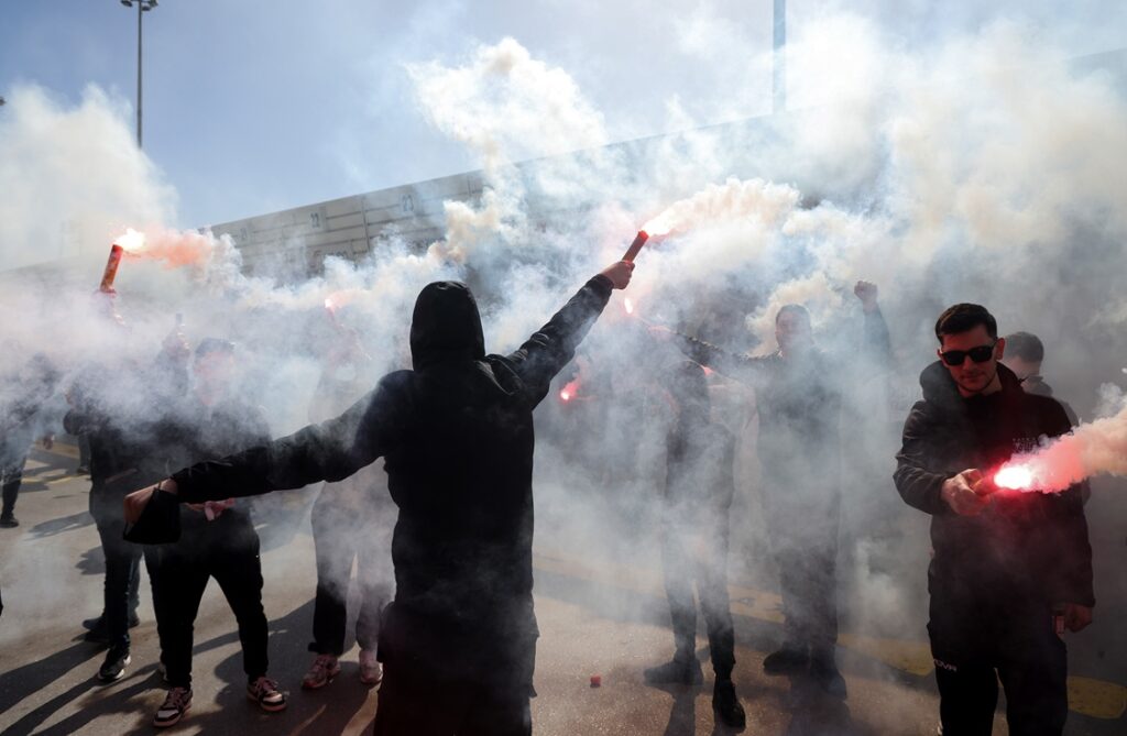 «Τρέλα» στην Κρήτη: Υποδοχή ηρώων επιφύλαξαν στους παίκτες του ΟΦΗ για την πρόκριση σε δεύτερο συνεχόμενο τελικό (pics + vid)