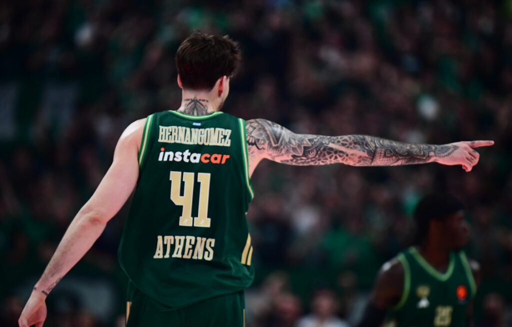 Τι κάνει ο Χουάντσο: Ανίκητος στην άμυνα, 12 πόντους σε ένα ημίχρονο και 9 ριμπάουντ