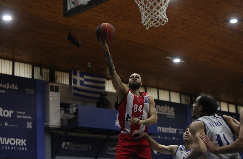 Ηρακλής-Ολυμπιακός 70-95: Άνετη νίκη πριν το Final Eight με τρομερό Φουρνιέ