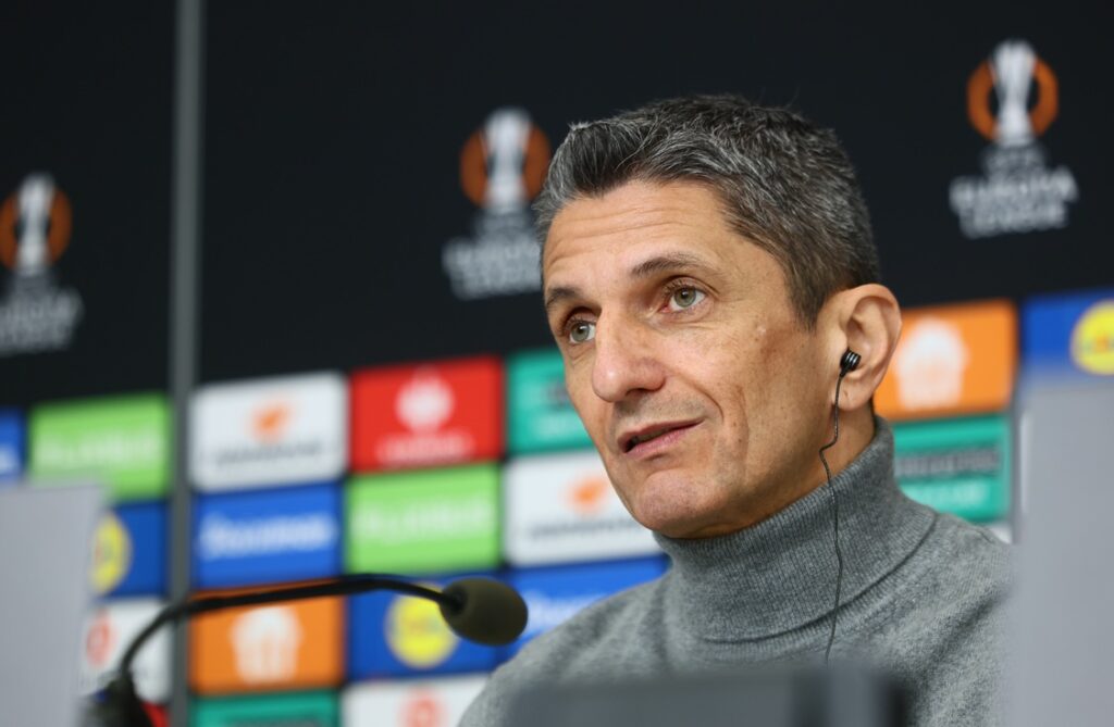 Λουτσέσκου: «Μην ξανακούσω για απουσίες και προβλήματα – Όταν λείπω από τον πάγκο, τα πάμε καλά»